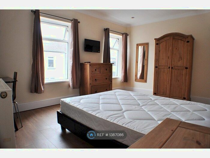 4 Bedroom Terraced House To Rent In Daniel Street, Cardiff, CF24