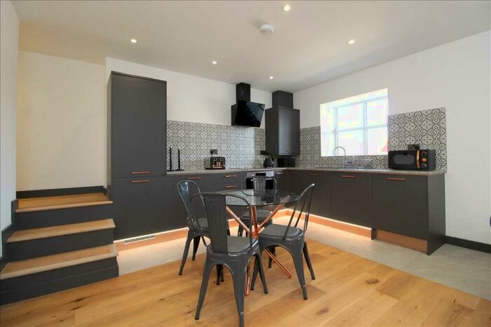 2 Bedroom Apartment To Rent In Tavistock Place, Plymouth, PL4