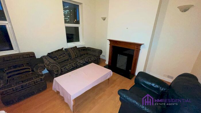 2 Bedroom Maisonette To Rent In High Street, Gateshead, NE8