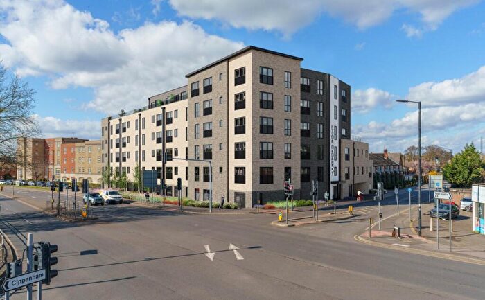 1 Bedroom Apartment To Rent In Bath Road, Slough, Berkshire, SL1
