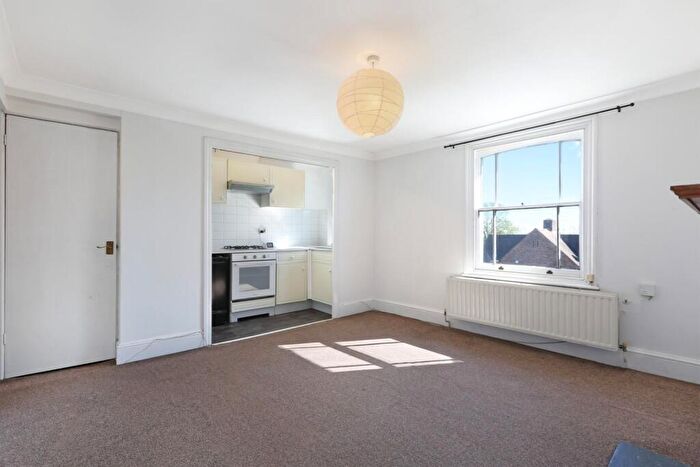 1 Bedroom Apartment For Sale In Devonshire Road, London, SE23
