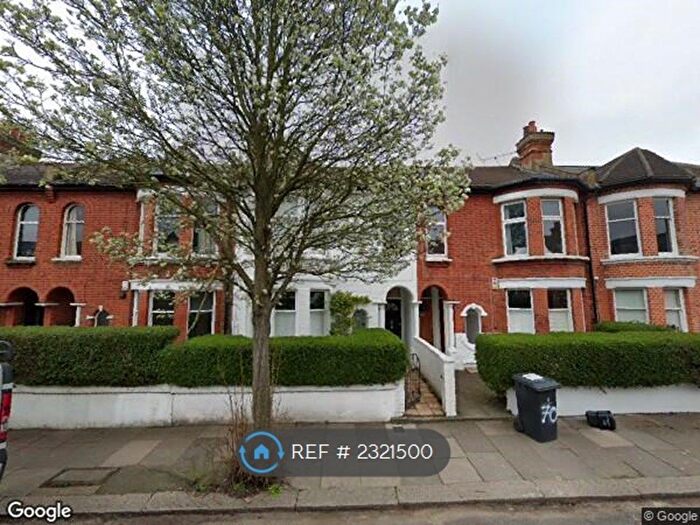 3 Bedroom Maisonette To Rent In Haverhill Road, London, SW12