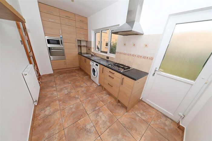 2 Bedroom Terraced House For Sale In Selkirk Place, Glenrothes, KY7