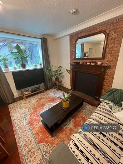 1 Bedroom Flat To Rent In Camden Street, London, NW1
