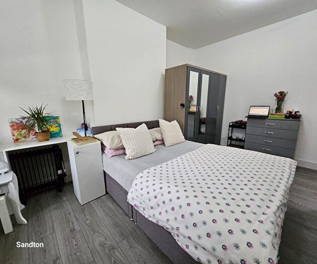 2 Bedroom Flat To Rent In Station Way, Sutton, SM3