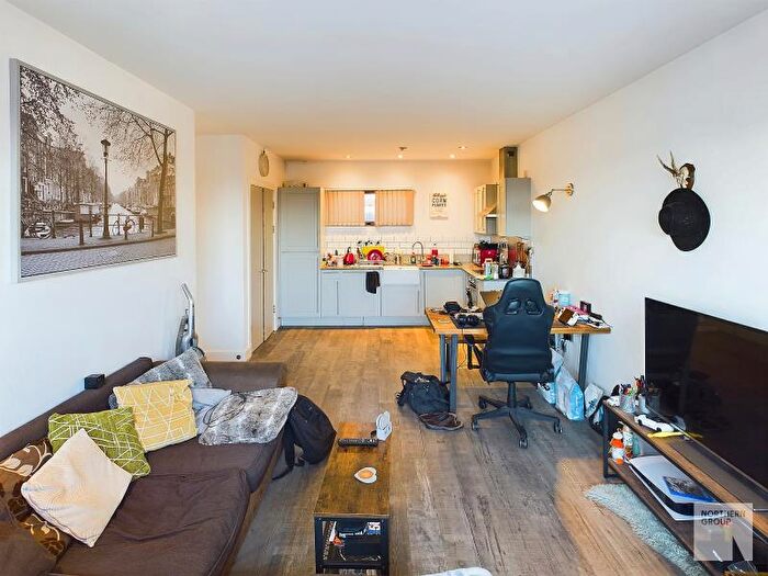 2 Bedroom Apartment To Rent In Advent House, M4