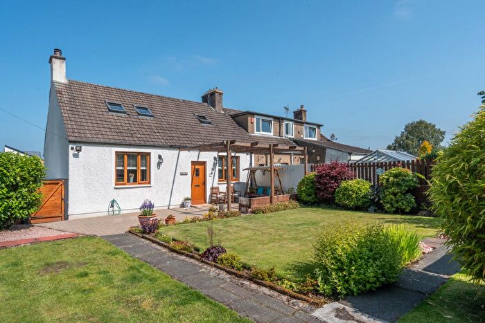 3 Bedroom Semi-Detached House For Sale In Henderson Street, Kingseat, Dunfermline, KY12