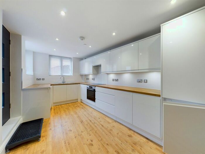 2 Bedroom Maisonette To Rent In Amberley Place, Windsor, Berkshire, SL4