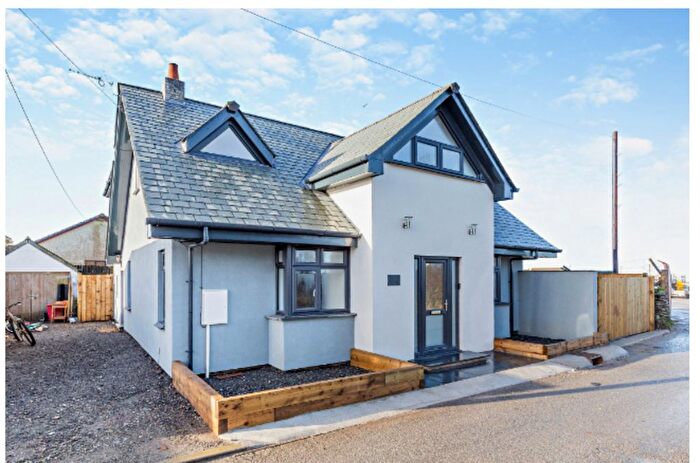 5 Bedroom Detached House For Sale In Atlantic Road, Delabole, PL33