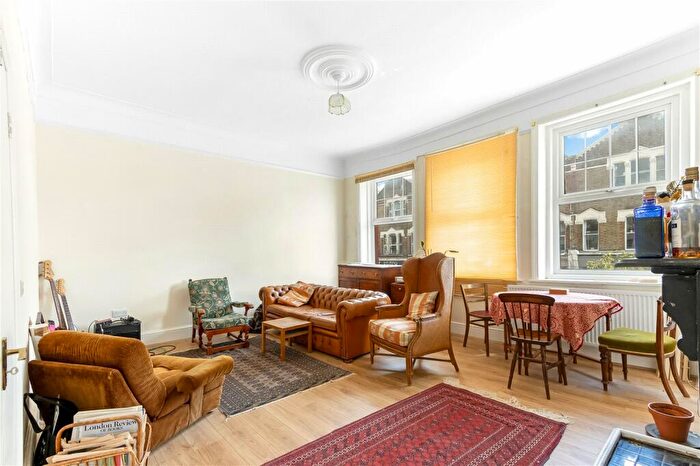 2 Bedroom Maisonette To Rent In Albion Parade, London, N16