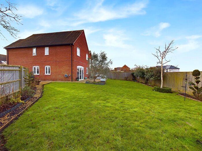 4 Bedroom Detached House For Sale In Walnut Tree Close, Chinnor, Oxfordshire, OX39