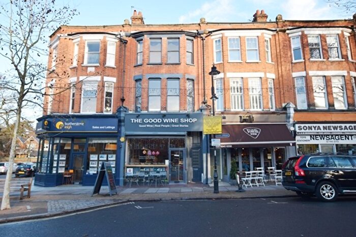 3 Bedroom Maisonette To Rent In Royal Parade, Kew, Richmond, Surrey, TW9