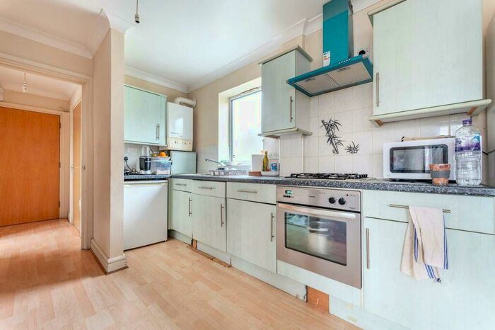 1 Bedroom Flat To Rent In Dawes Street, , Elephant And Castle, London, SE17