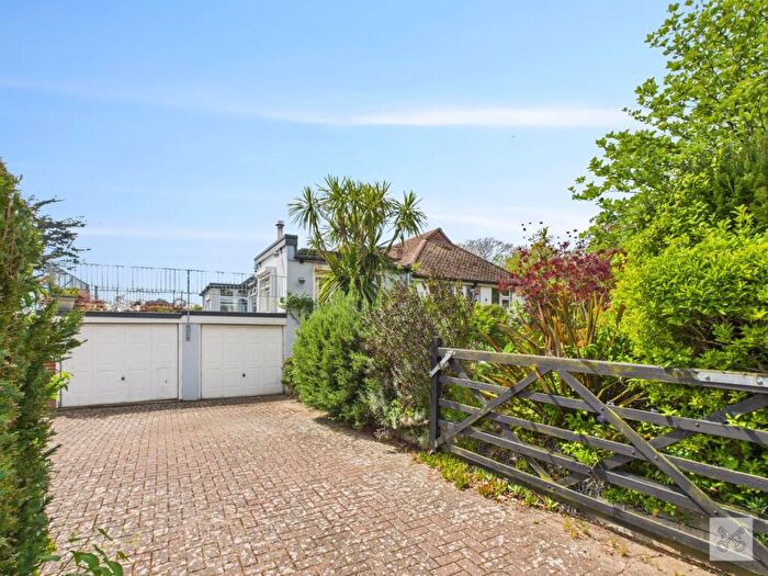3 Bedroom Bungalow For Sale In Winterstoke Crescent, Ramsgate, Kent, CT11