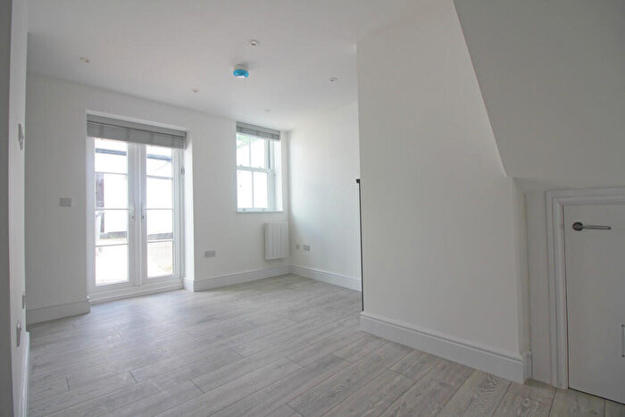 2 Bedroom Apartment To Rent In London Road, Oadby, Leicester, LE2