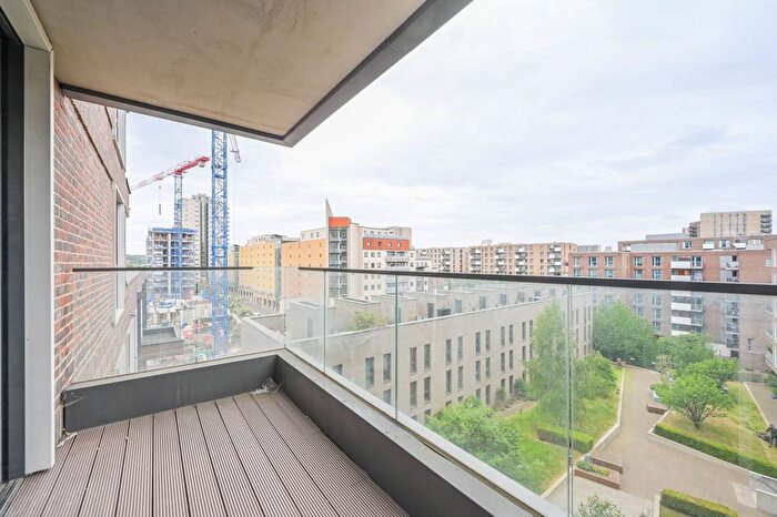 2 Bedroom Flat To Rent In Agnes George Walk, Royal Docks, London, E16