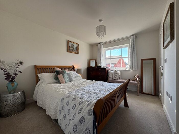 2 Bedroom Semi-detached House For Sale In Hurricane Way, Southam, CV47