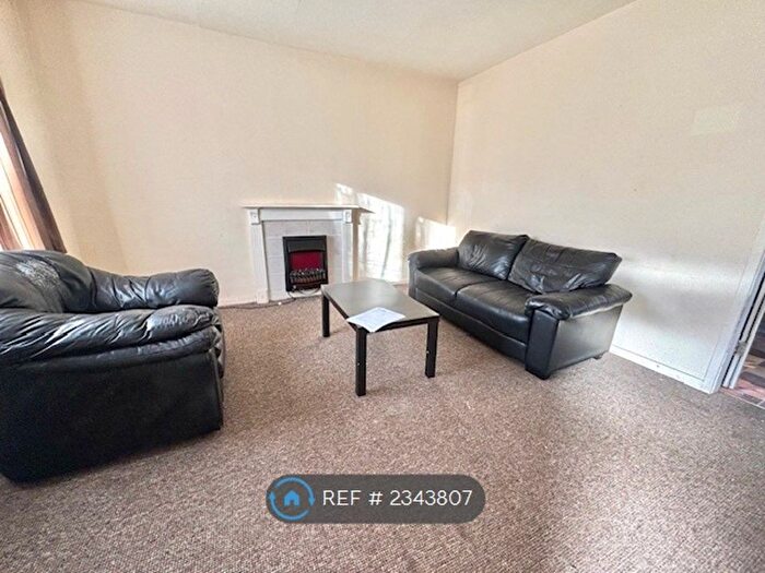 3 Bedroom Semi-Detached House To Rent In Charter Avenue, Coventry, CV4