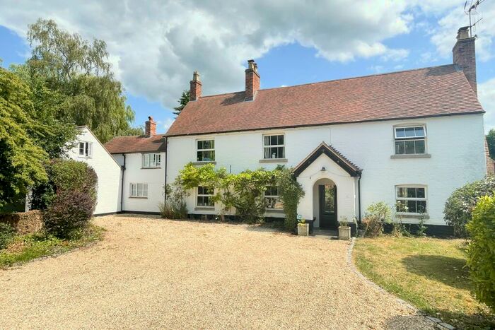 5 Bedroom Detached House For Sale In Worminghall, Buckinghamshire, HP18