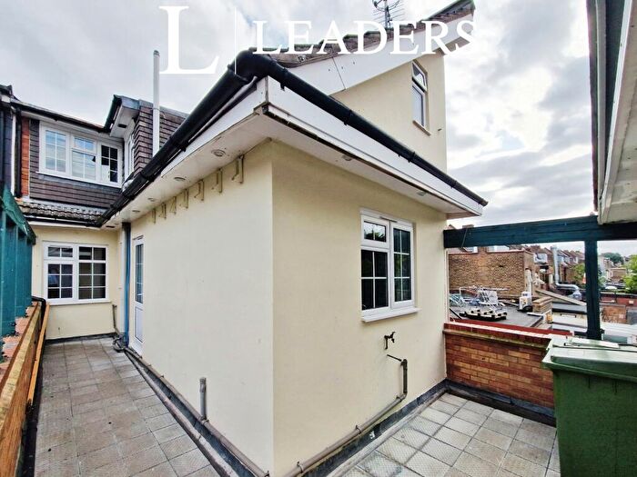 3 Bedroom Maisonette To Rent In St Marys Lane, Upminster, RM14