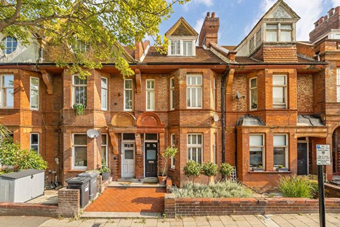 4 Bedroom Property For Sale In Amesbury Avenue, Streatham, SW2
