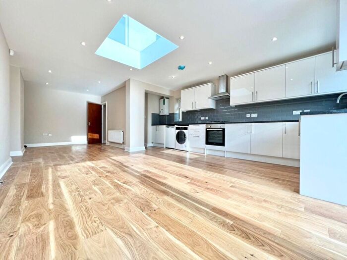 4 Bedroom End Of Terrace House To Rent In Toorack Road, Harrow, HA3