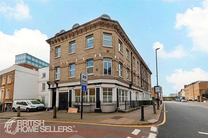 2 Bedroom Flat For Sale In Burgos Grove, London, SE10