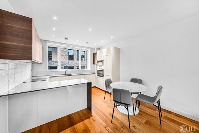 3 Bedroom Flat To Rent In Cloud Street, London, E15