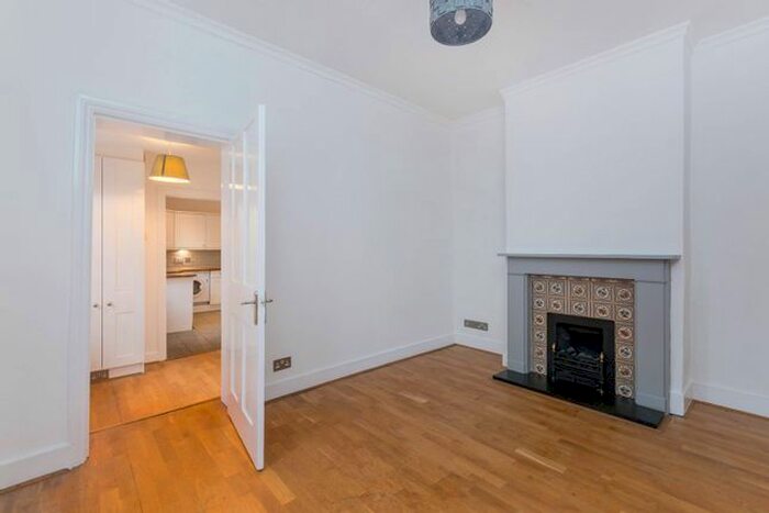 2 Bedroom Cottage To Rent In Bute Gardens, Hammersmith, London, W6