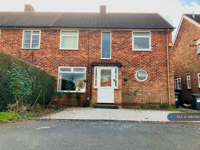 4 Bedroom Semi-Detached House To Rent In Cornyx Lane, Solihull, B91