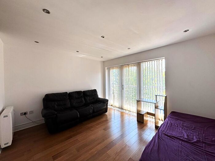 2 Bedroom Flat To Rent In Tristan Court, Kings George Crecent, Wembley, HA0