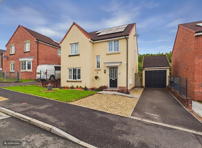 4 Bedroom Detached House For Sale In Beech Grove, South Molton, Devon, EX36
