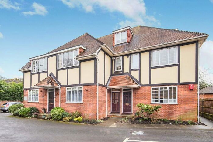 2 Bedroom Apartment To Rent In Charlcombe House, Wokingham, RG40