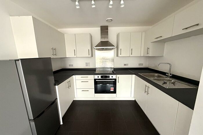 2 Bedroom Flat To Rent In Hackney House, DA17