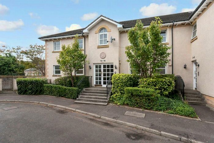 2 Bedroom Flat To Rent In Claycrofts Place, Stirling, FK7