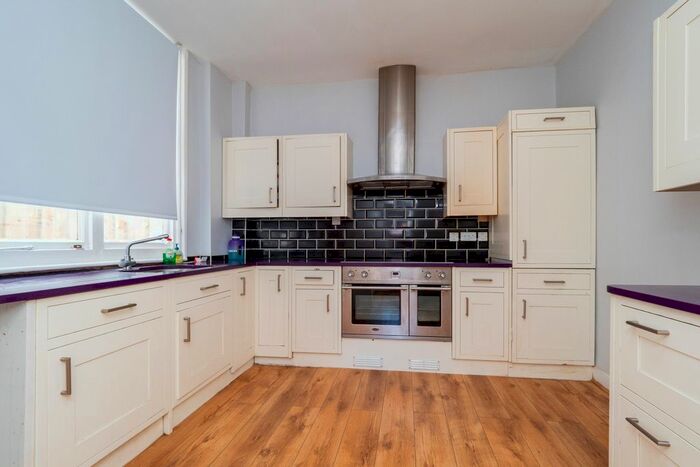 3 Bedroom Semi-Detached House To Rent In Hillside Gardens, Wallington, SM6