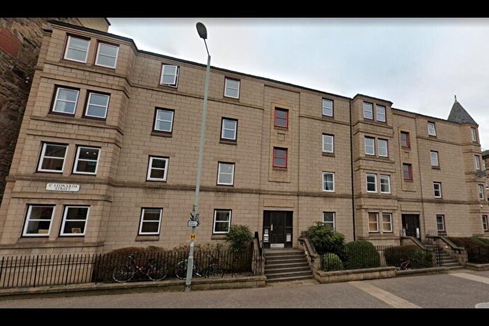 3 Bedroom Flat To Rent In St. Leonards Street, Newington, Edinburgh, EH8