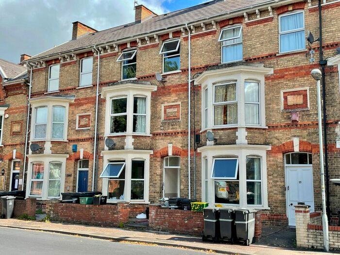 1 Bedroom Flat To Rent In Belvedere Road, Taunton, TA1