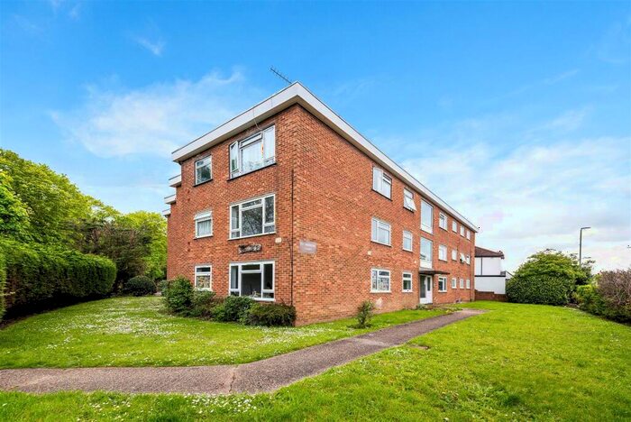 2 Bedroom Flat To Rent In St Andrews Court, Sutton, SM1