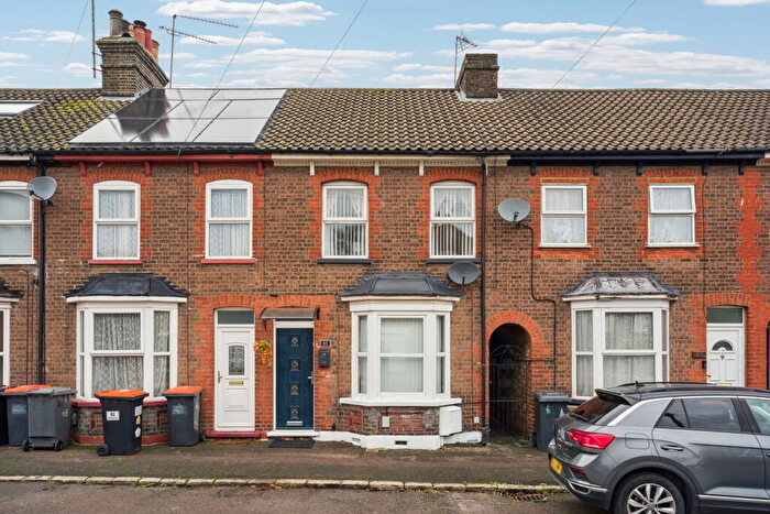 2 Bedroom Terraced House For Sale In Beale Street, Dunstable, LU6