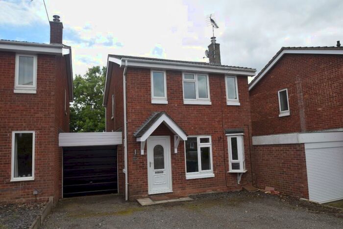 3 Bedroom Detached House To Rent In Knightley Way, ST20