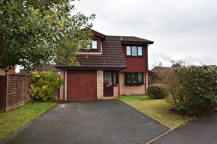 4 Bedroom Detached House For Sale In Ashvale Close, Nailsea, Bristol, BS48