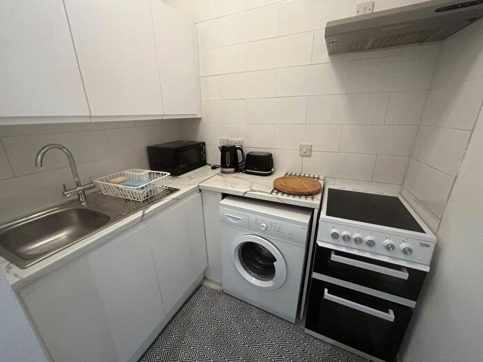 1 Bedroom Apartment To Rent In Alderson Road, L15