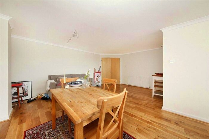 2 Bedroom Flat To Rent In The Highway, Wapping, London, E1W