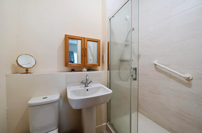 2 Bedroom Flat For Sale In Frome Road, Radstock, BA3