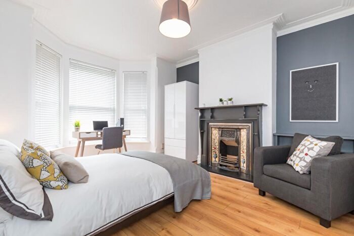 6 Bedroom Terraced House To Rent In Broadway, DE22