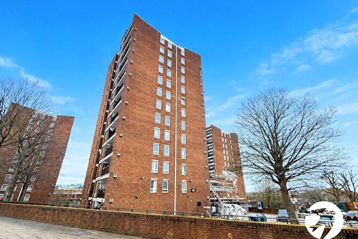 2 Bedroom Flat For Sale In Lewisham Road, London, SE13