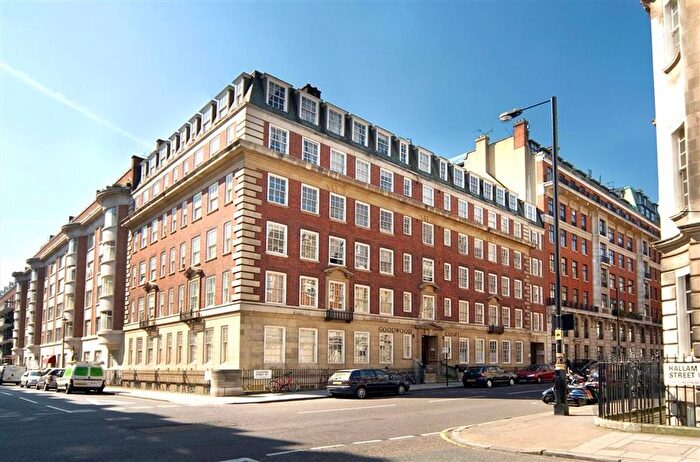 1 Bedroom Flat For Sale In Devonshire Street, Marylebone, W1W