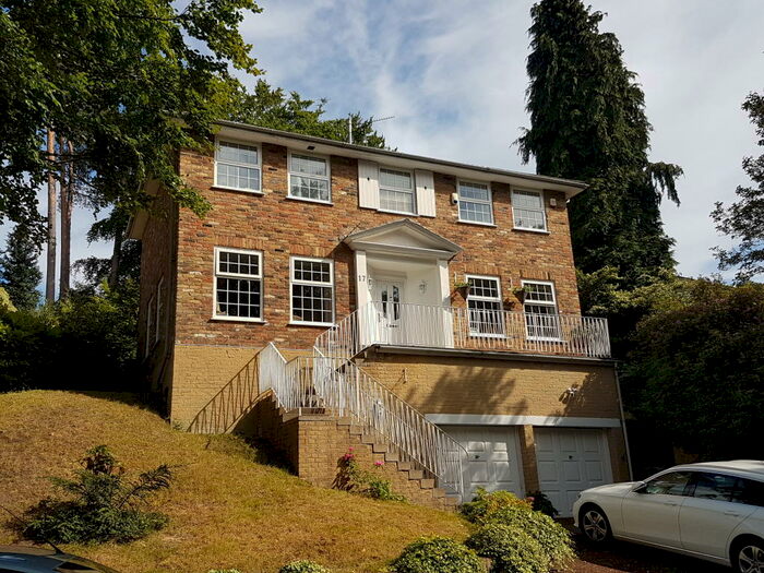 4 Bedroom Detached House To Rent In Shallbourne Rise, Camberley, GU15