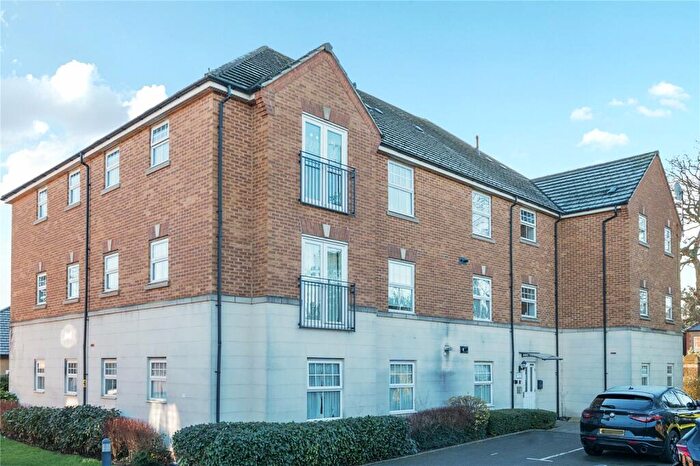 2 Bedroom Flat For Sale In Enders Close, Enfield, EN2